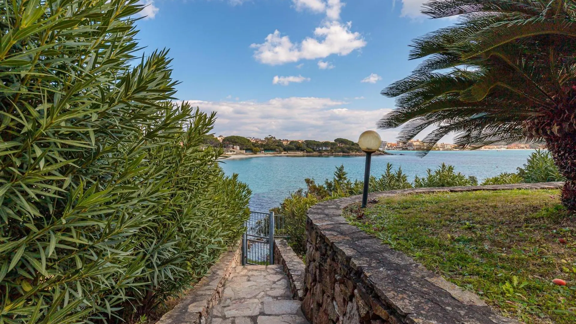 Villa Oleandri 50M From Seashore - Happy Rentals غولفو أرانتْشي 0*,  إيطاليا