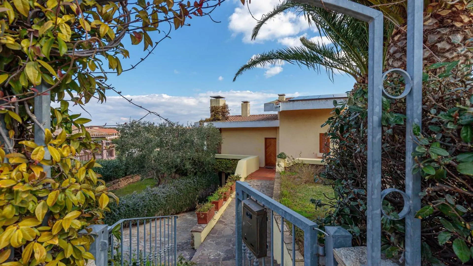 Villa Oleandri 50M From Seashore - Happy Rentals غولفو أرانتْشي