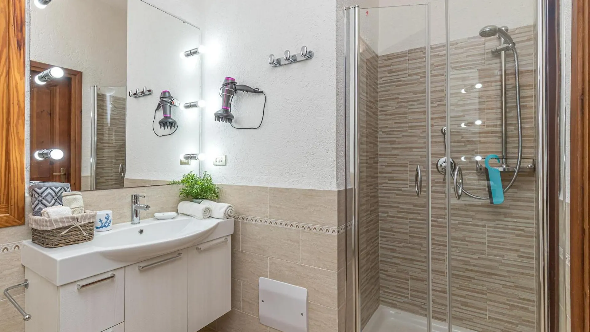 Villa Oleandri 50M From Seashore - Happy Rentals Golfo Aranci 0*,